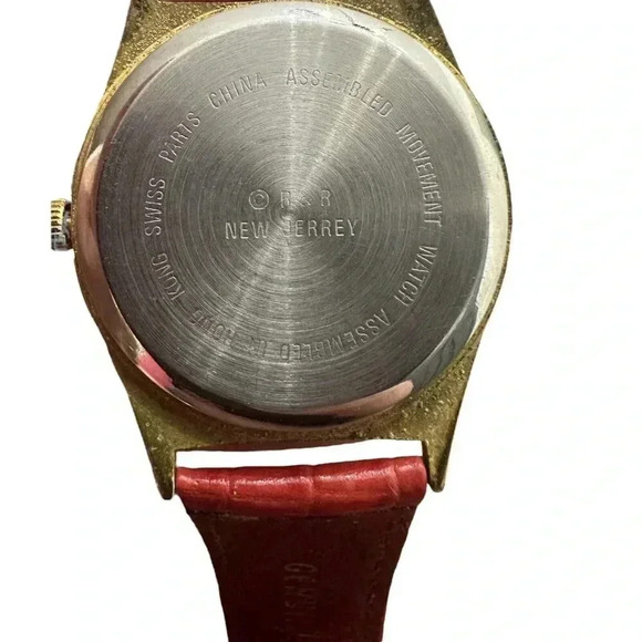 VTG R&R Christmas Watch Women’s Leather Red Band Bear Train Holiday - Picture 2 of 5